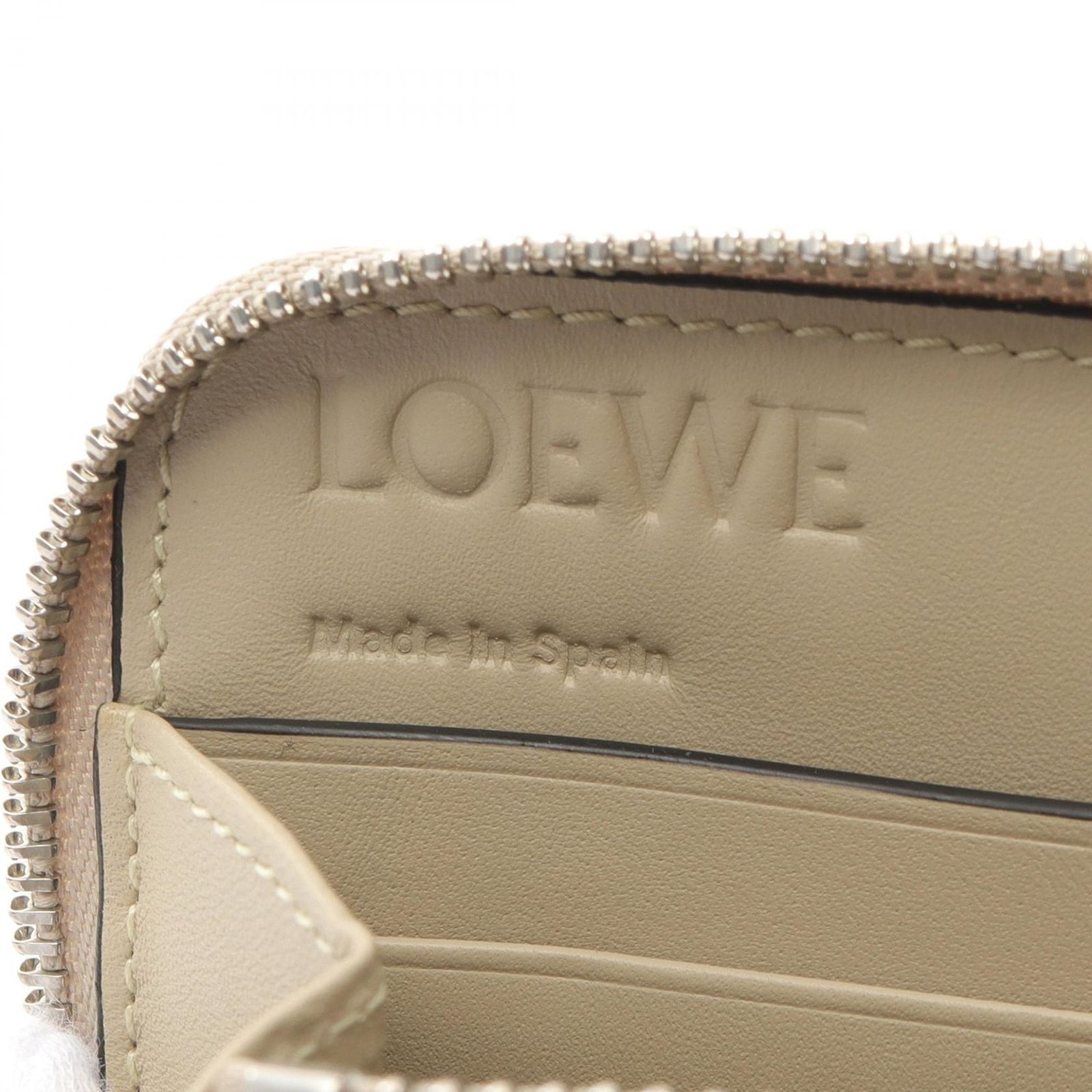 ロエベ LOEWE