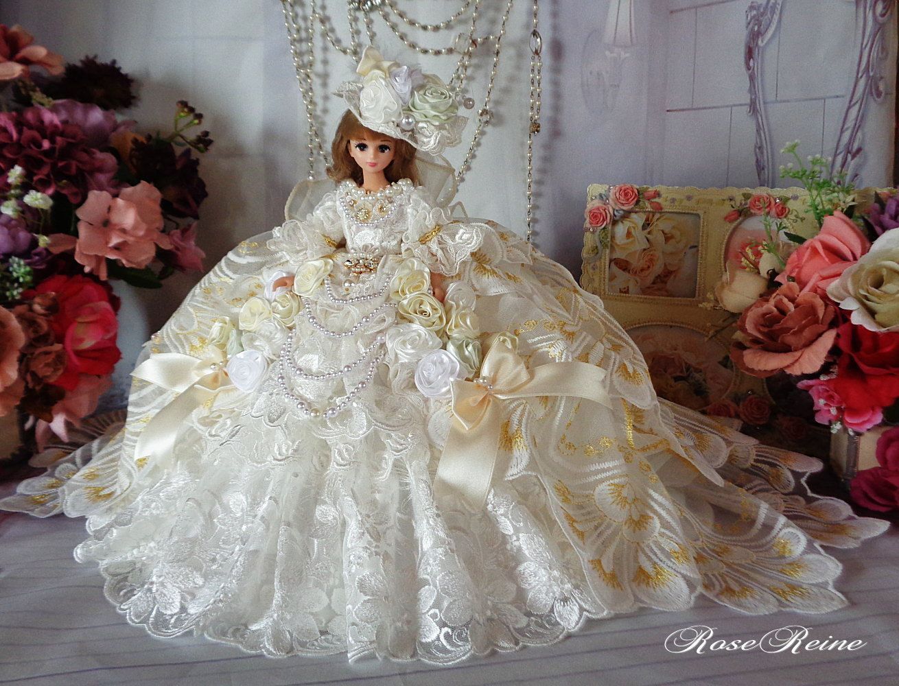 アンネローゼ王妃 ゴージャスシャンパンゴールドのボリュームフリル