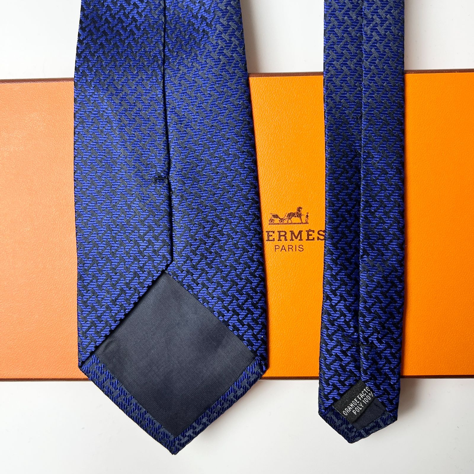 美品 エルメス HERMES ネクタイ シルク100% フランス製 ネイビー