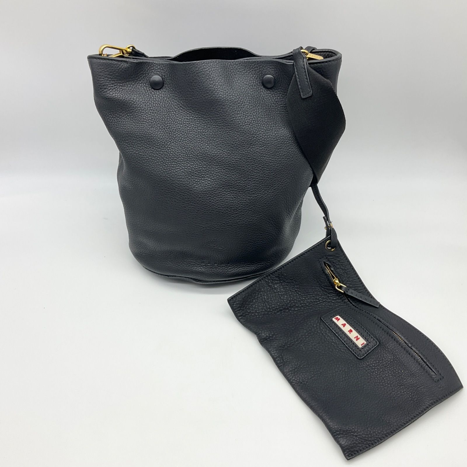 MARNI 2way ショルダーバッグ バケツ型 ポーチ付き GLAY. MARNI マルニ バケツ型バッグ ショルダーバッグ 肩掛け レザー