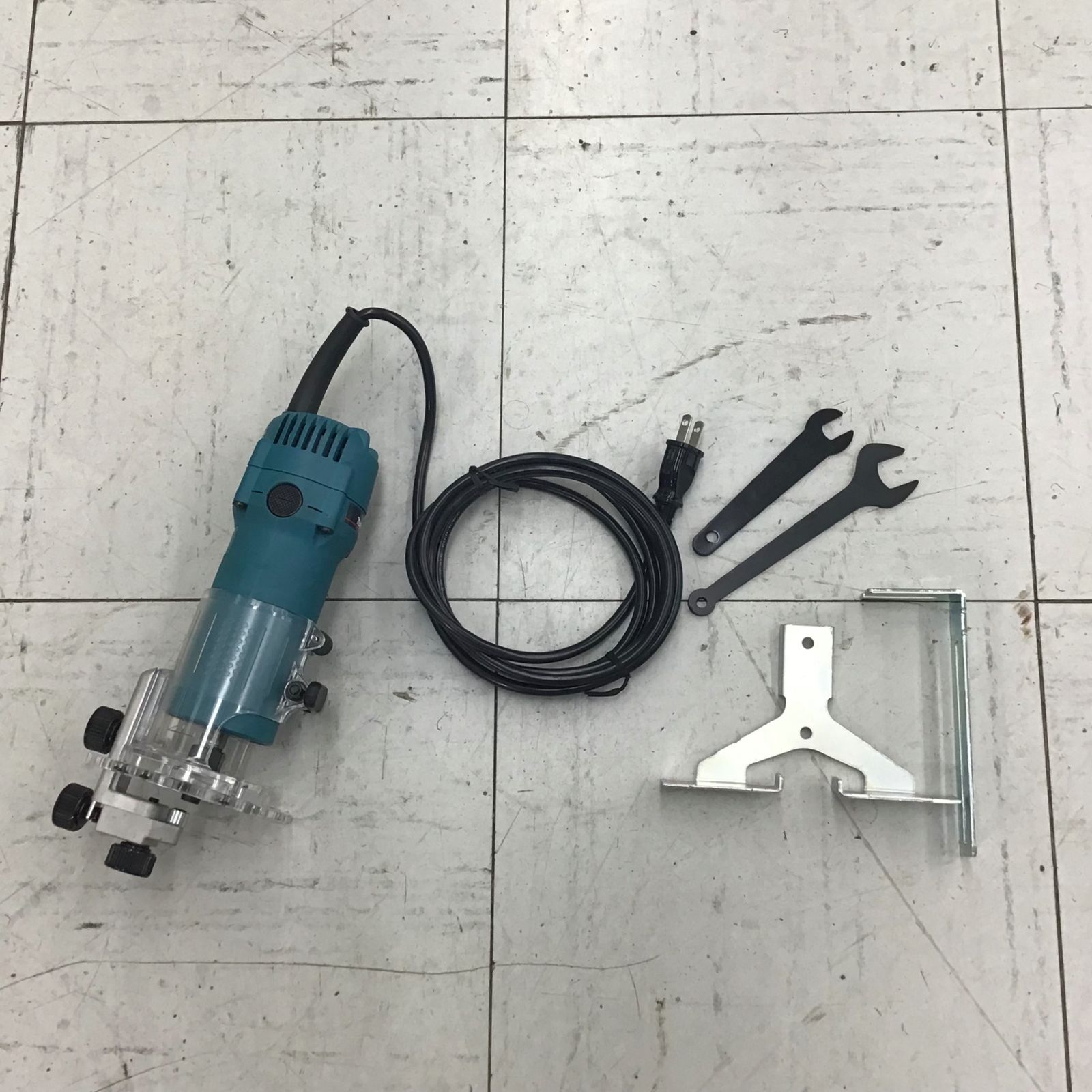 【中古美品】 マキタ/makita トリマ・3707F 【鴻巣店】