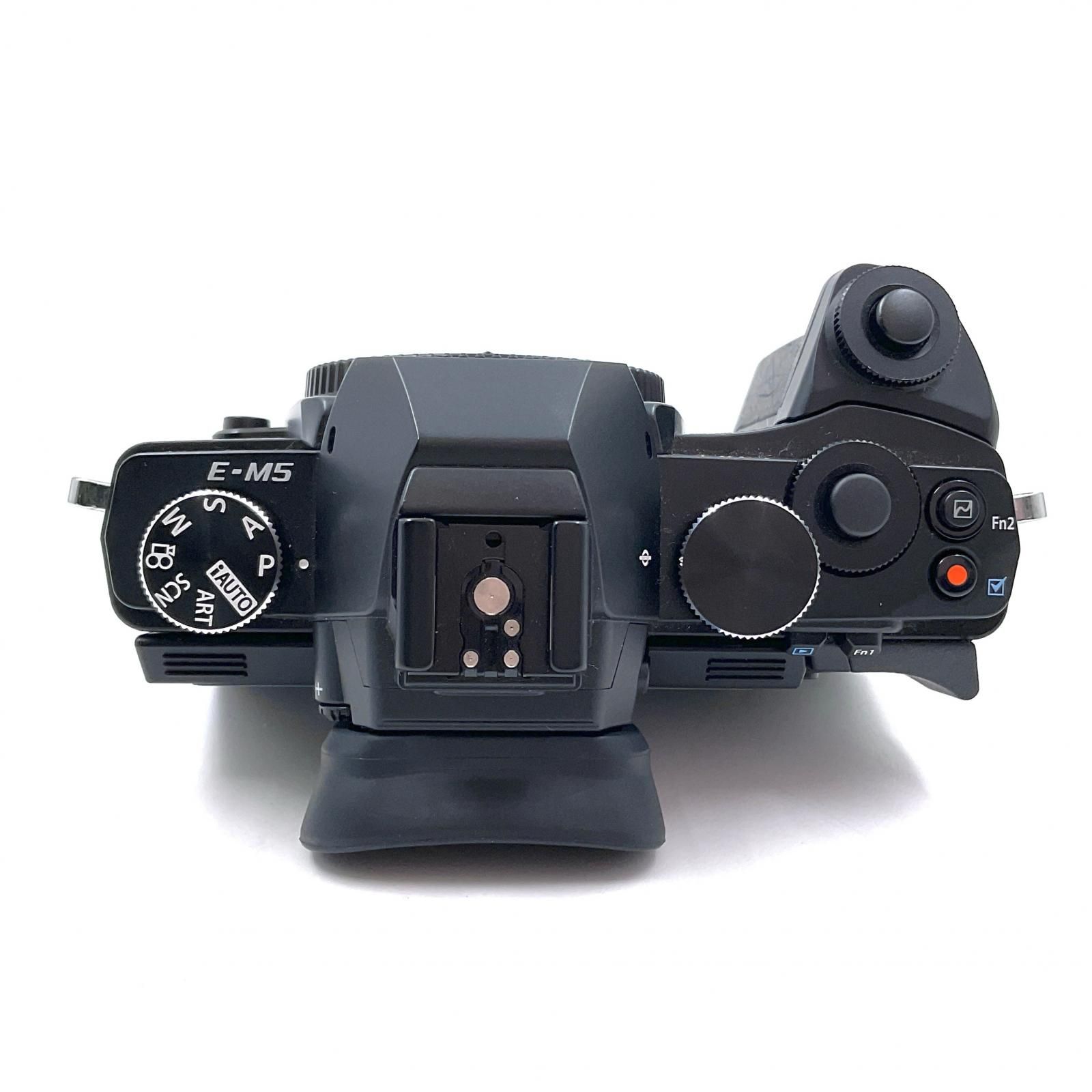 OLYMPUS デジタル一眼 OM-D E-M5 ボディ ブラック 美品 動作確認