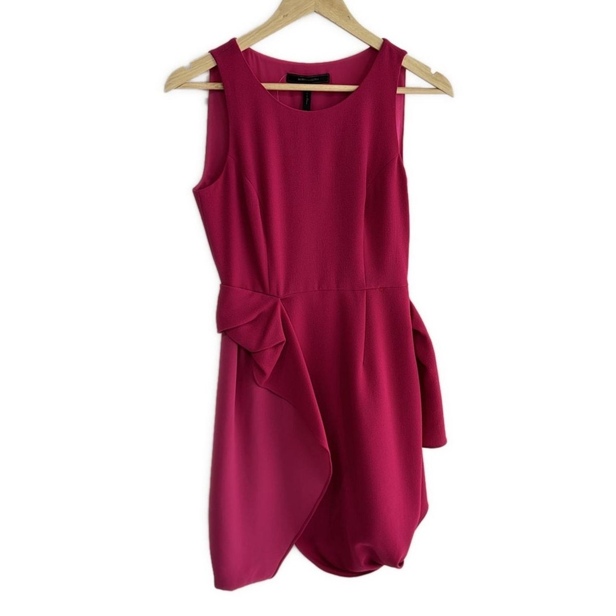 BCBG Maxazria　ノースリーブミニワンピース BCBGMAXAZRIA - BCBG MAXAZRIA 黒 ノースリーブ レース刺繍
