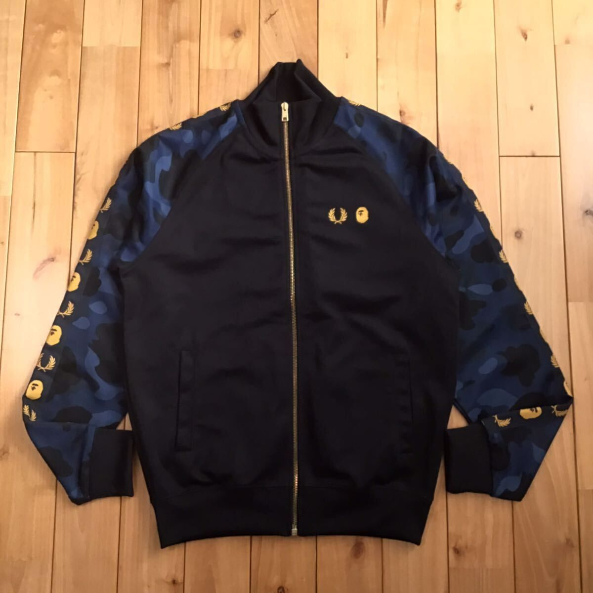 【希少 美品 BAPE × FRED PERRY カラーカモトラックジャケット】 A BATHING APE - 新品 BAPE × FRED PERRY カモ トラック