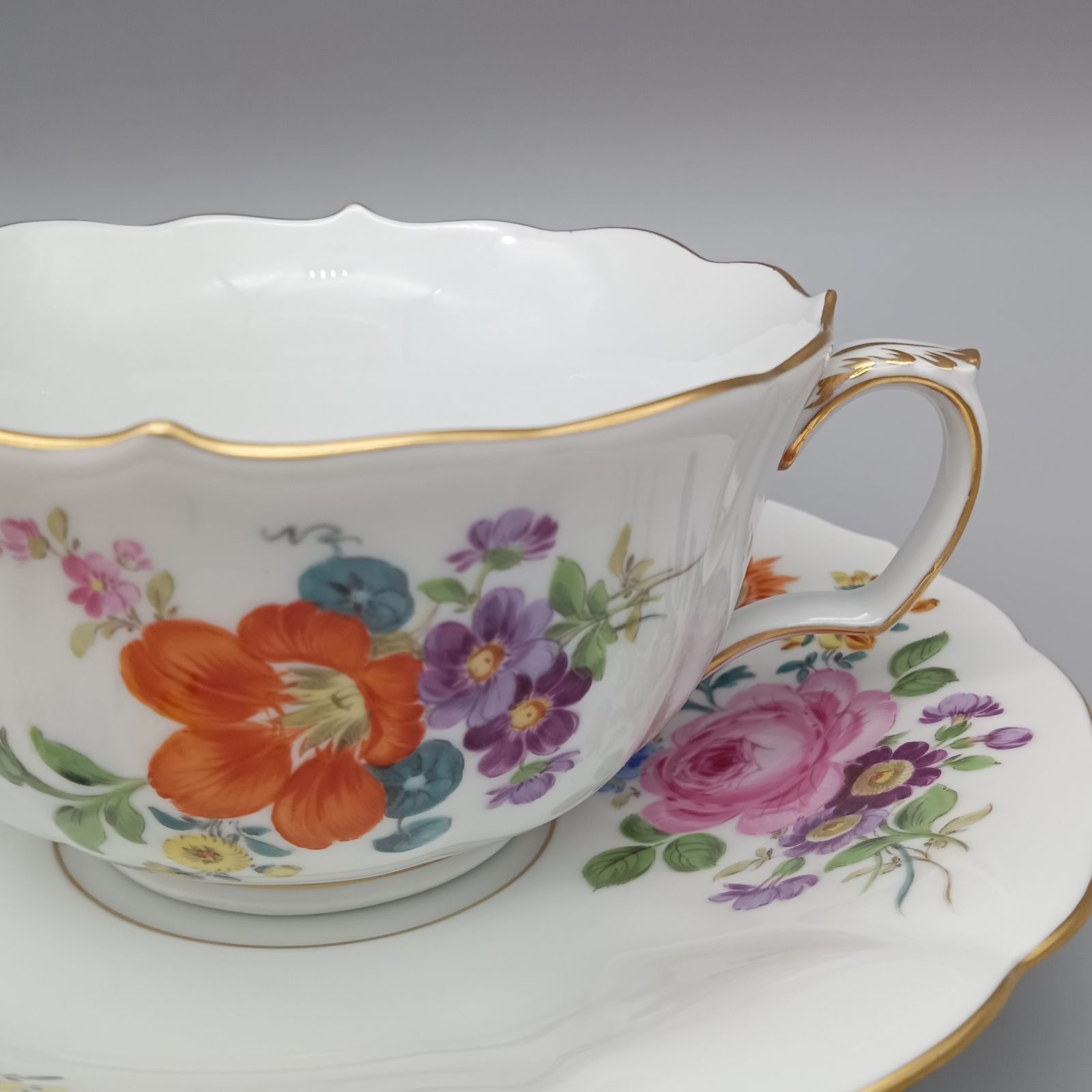 美品 マイセン ベーシックフラワー 5つ花(562/572) ティーカップ