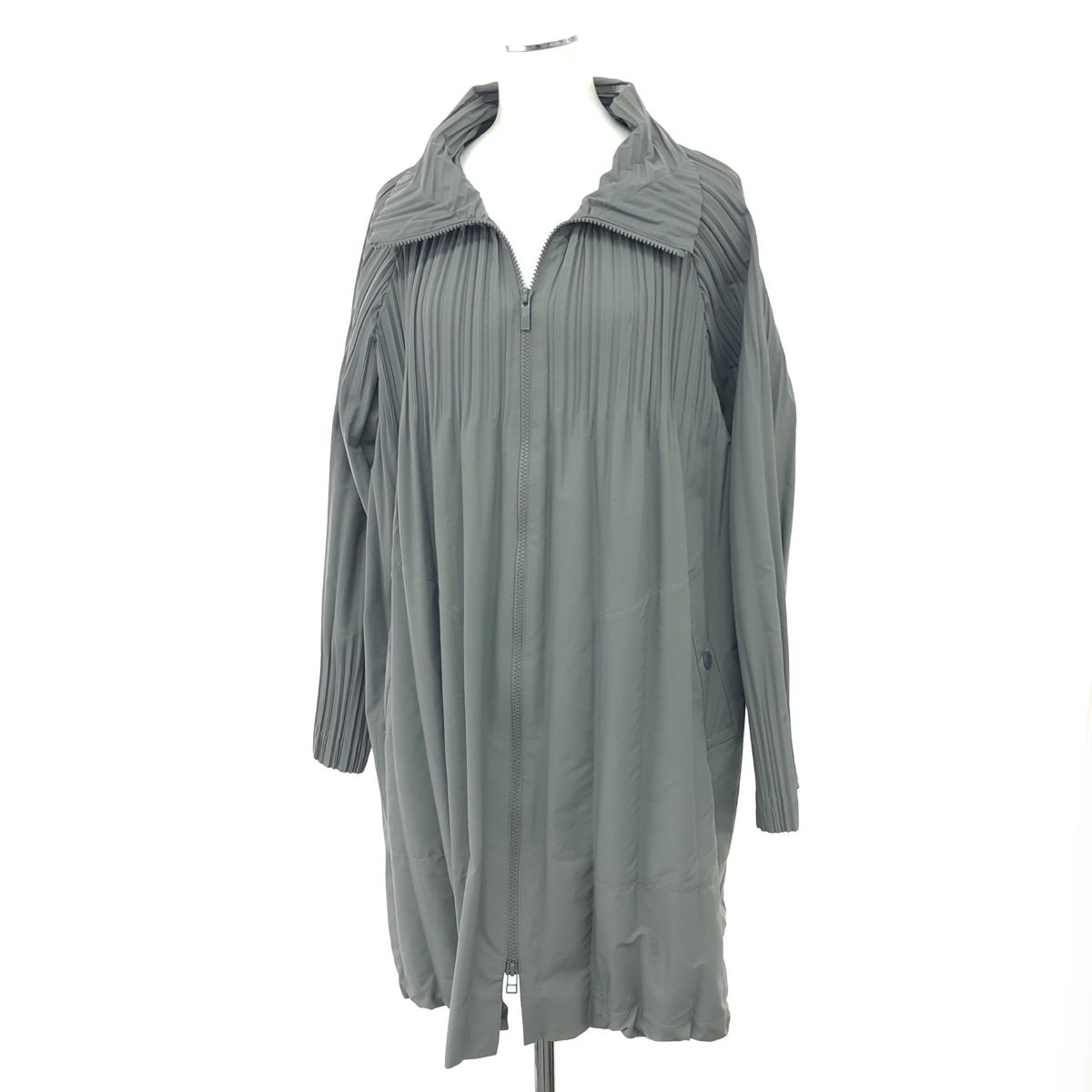 超希少 美品 プリーツプリーズ ロングコート ベルト マキシ丈 ジップ ブラック 超希少 美品 プリーツプリーズ ロングコート ベルト マキシ丈 ジップ