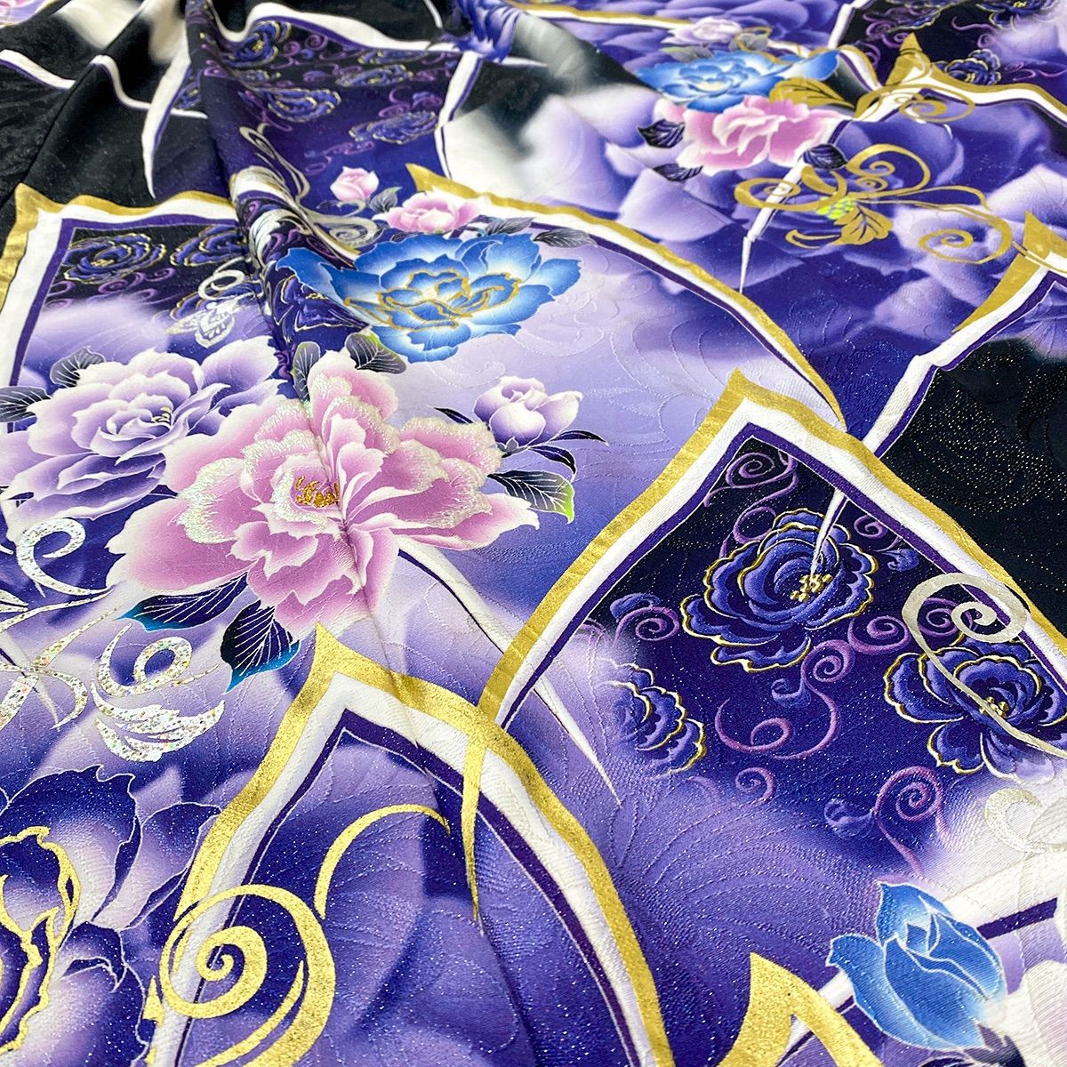 futx96 正絹 豪華 振袖 美品 黒色 ガード加工 薔薇柄 11号
