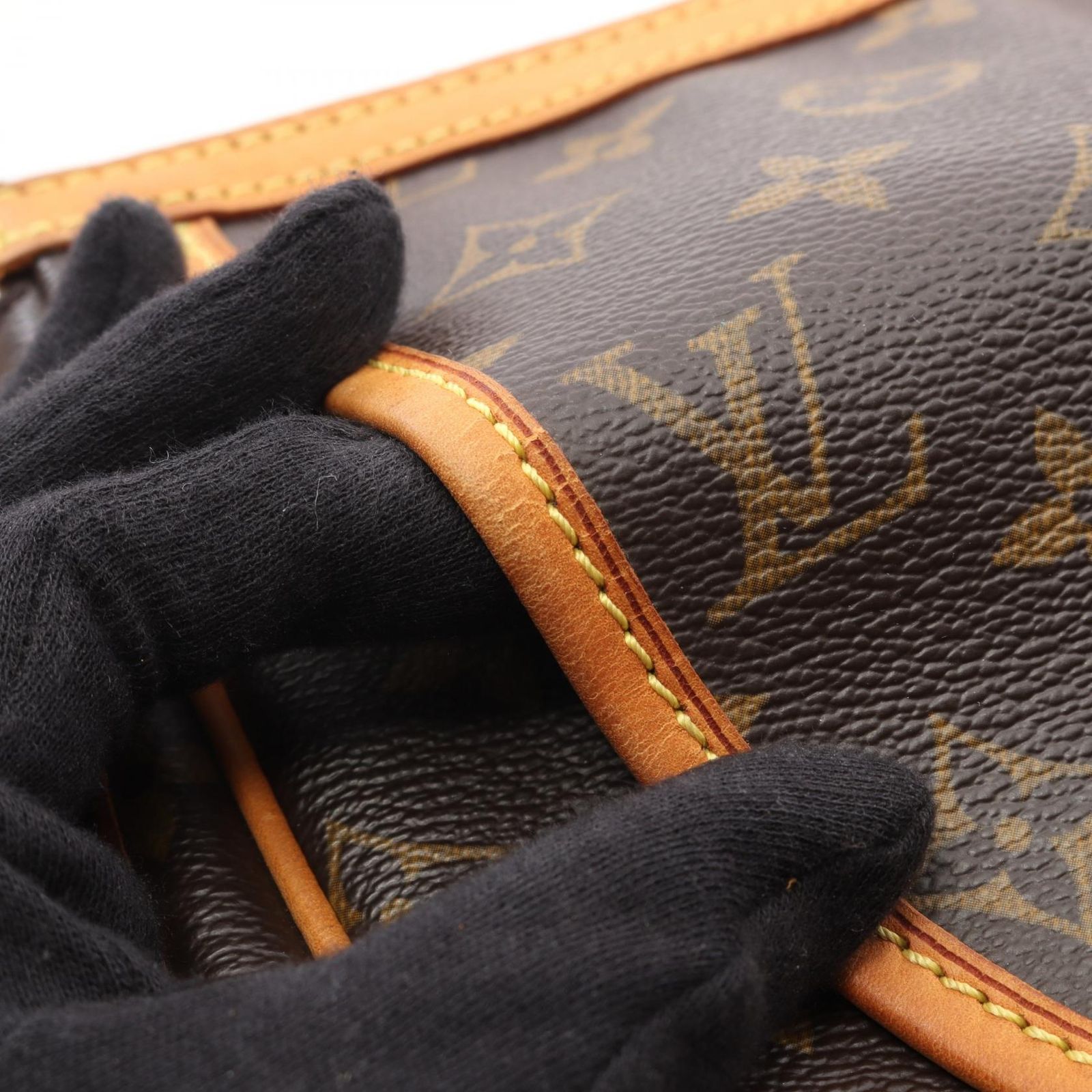 ルイ・ヴィトン LOUIS VUITTON ショルダーバッグ トゥラムGM M40075