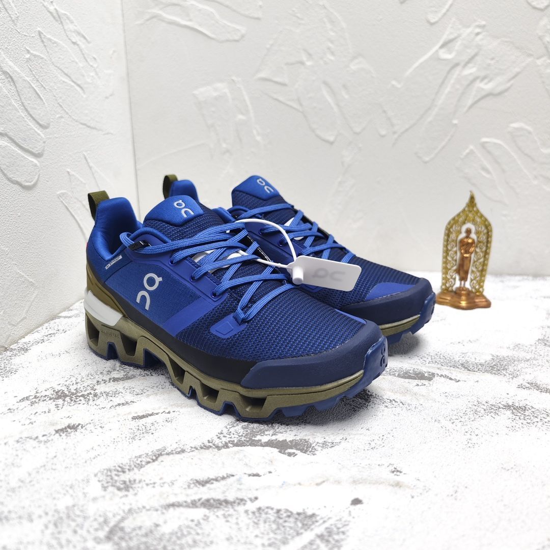 ON オン　スニーカー　ウォータープルーフ　size:24 タグ付き未使用 ON オン スニーカー レディース Cloud 5 Waterproof クラウド 5