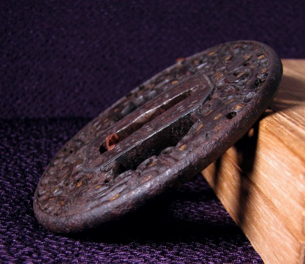 時代武具 鉄地透かし鍔 南蛮 双龍の図 金色絵 桐 江戸時代 鐔 24L062 WWW_IBETON_RU