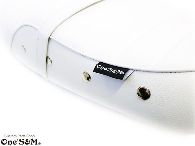 スタッズ付き シートベルト