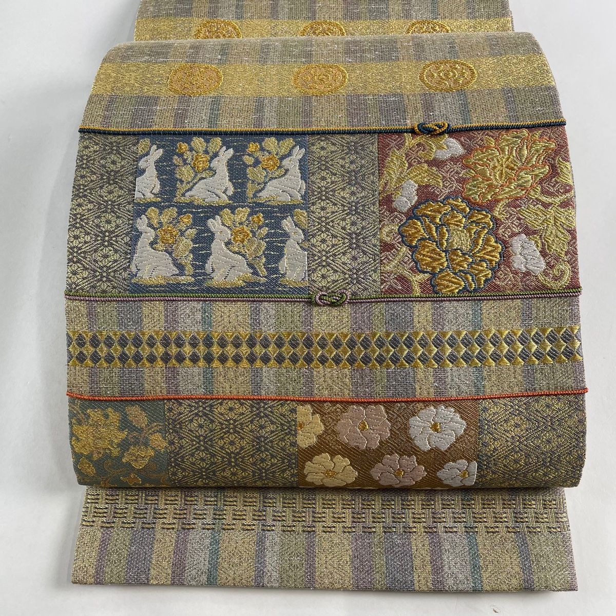 袋帯 美品 名品 花兎 牡丹 金糸 箔 灰紫 お太鼓柄 正絹 【中古