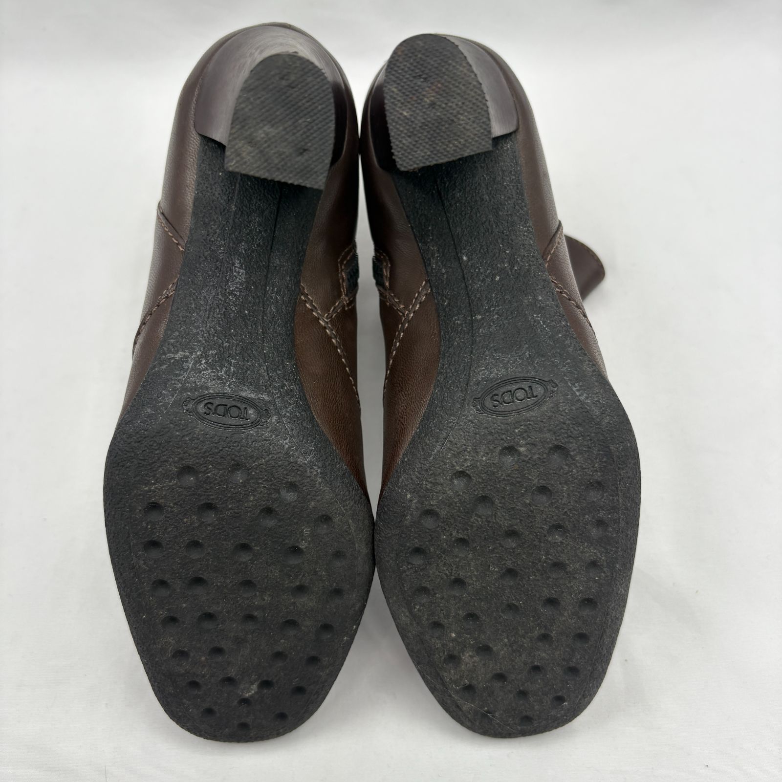 トッズ　TOD'S ブラウン レザーショートブーツ トッズ ショートブーツ ブラウン レザー - メルカリ