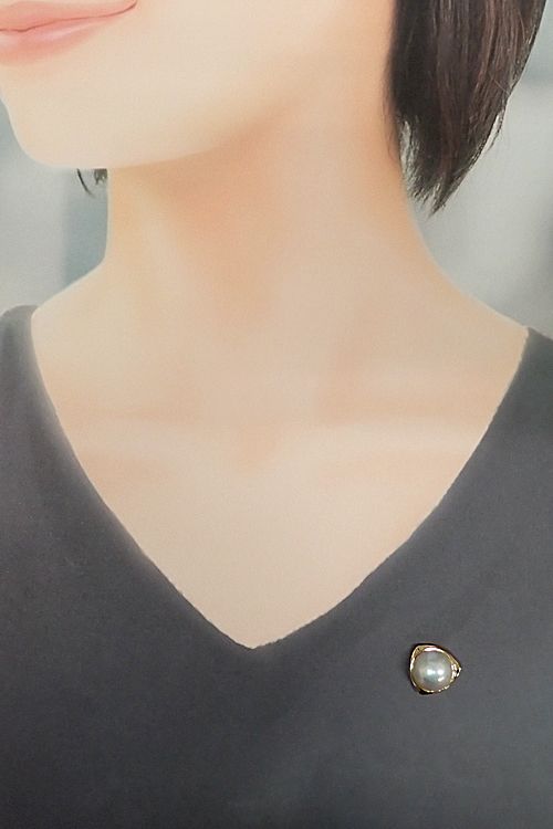 ブローチ