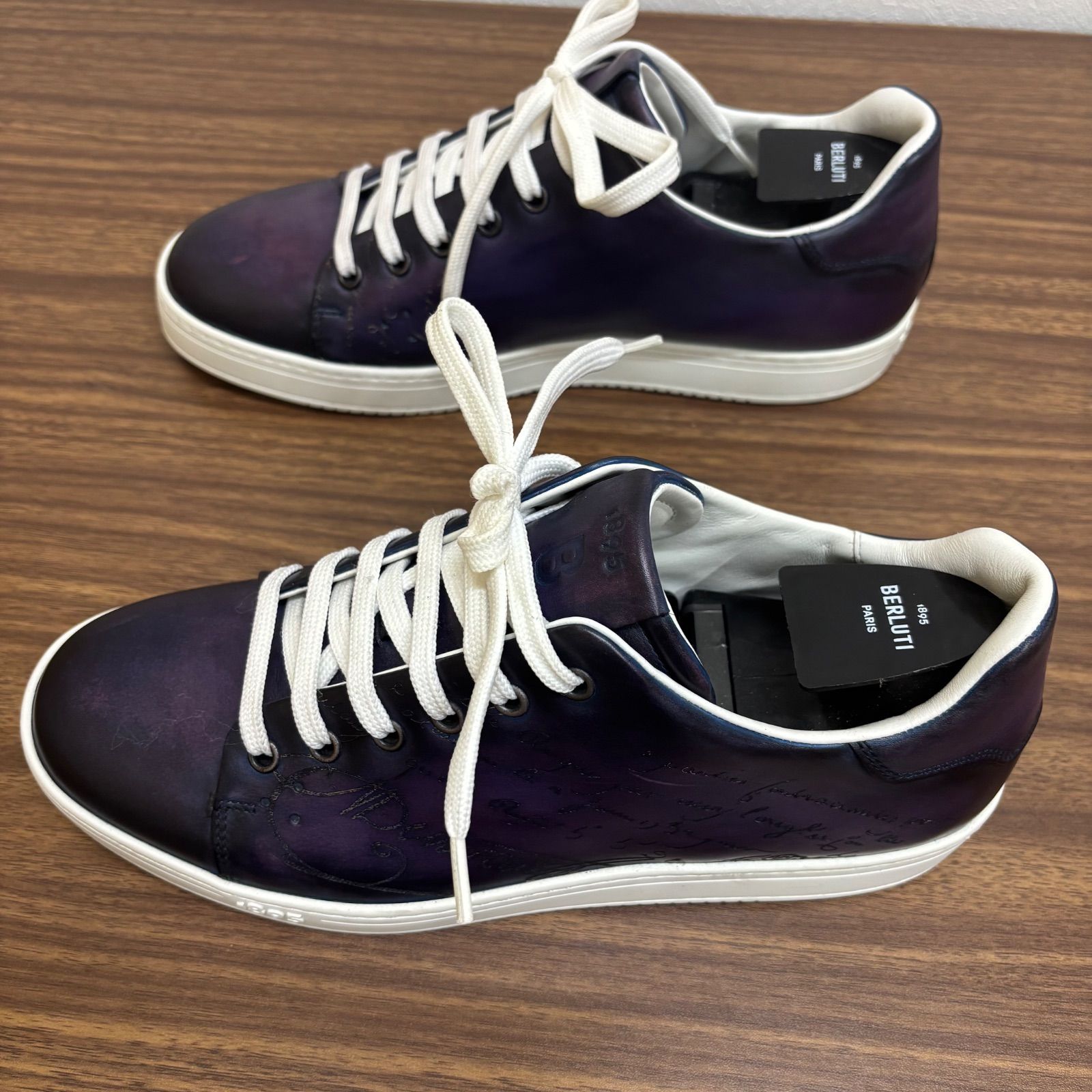 ベルルッティ プレイタイムスクリットレザースニーカー ホワイト