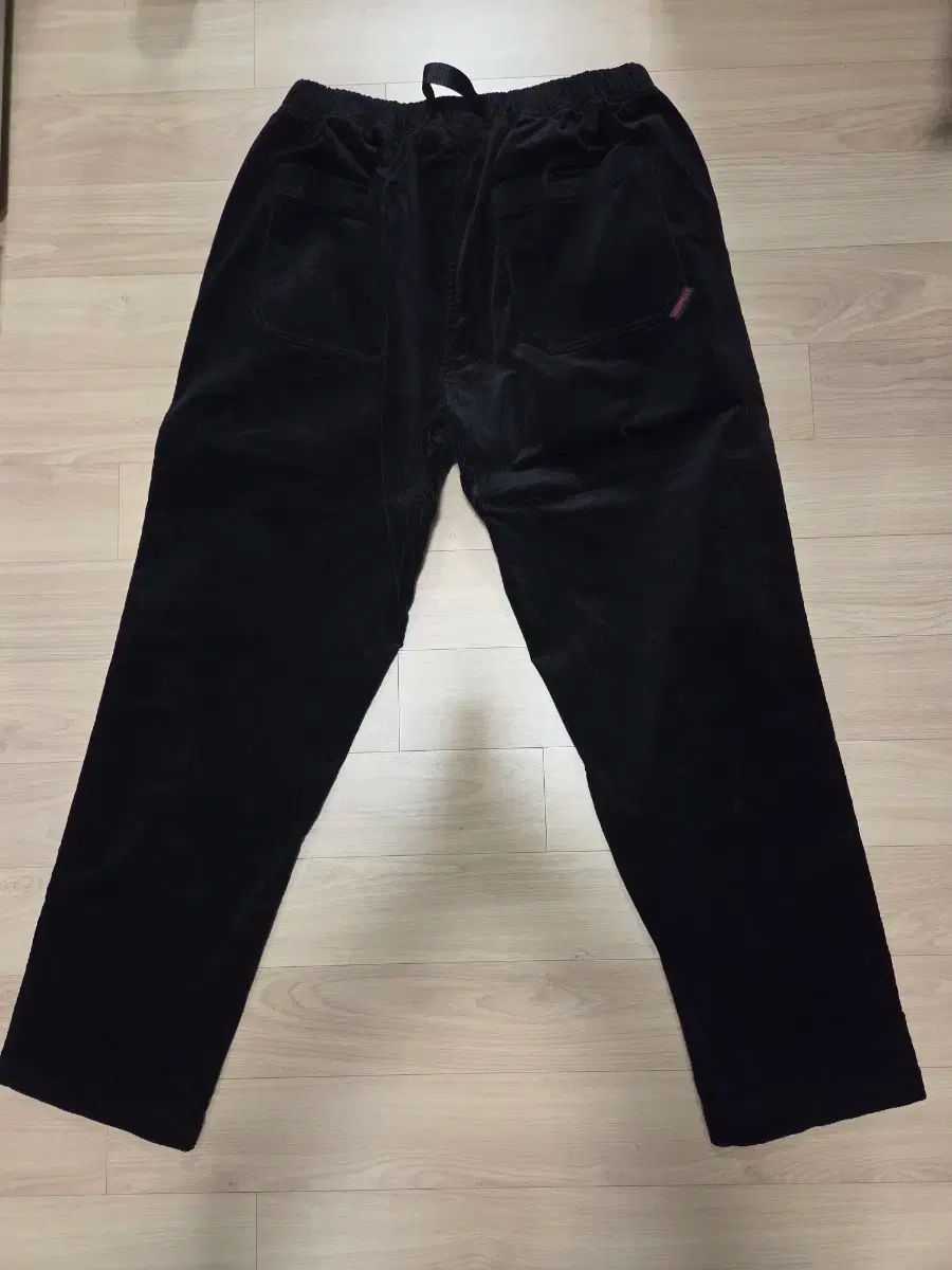 グラミチ ルーズテーパード ブラック コーデュロイ パンツ