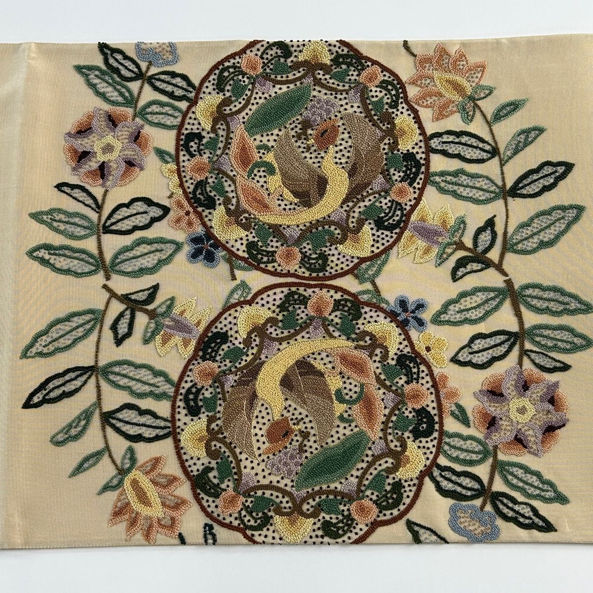 袋帯 美品 逸品 華文 鳥 相良刺繍 ベージュ お太鼓柄 正絹