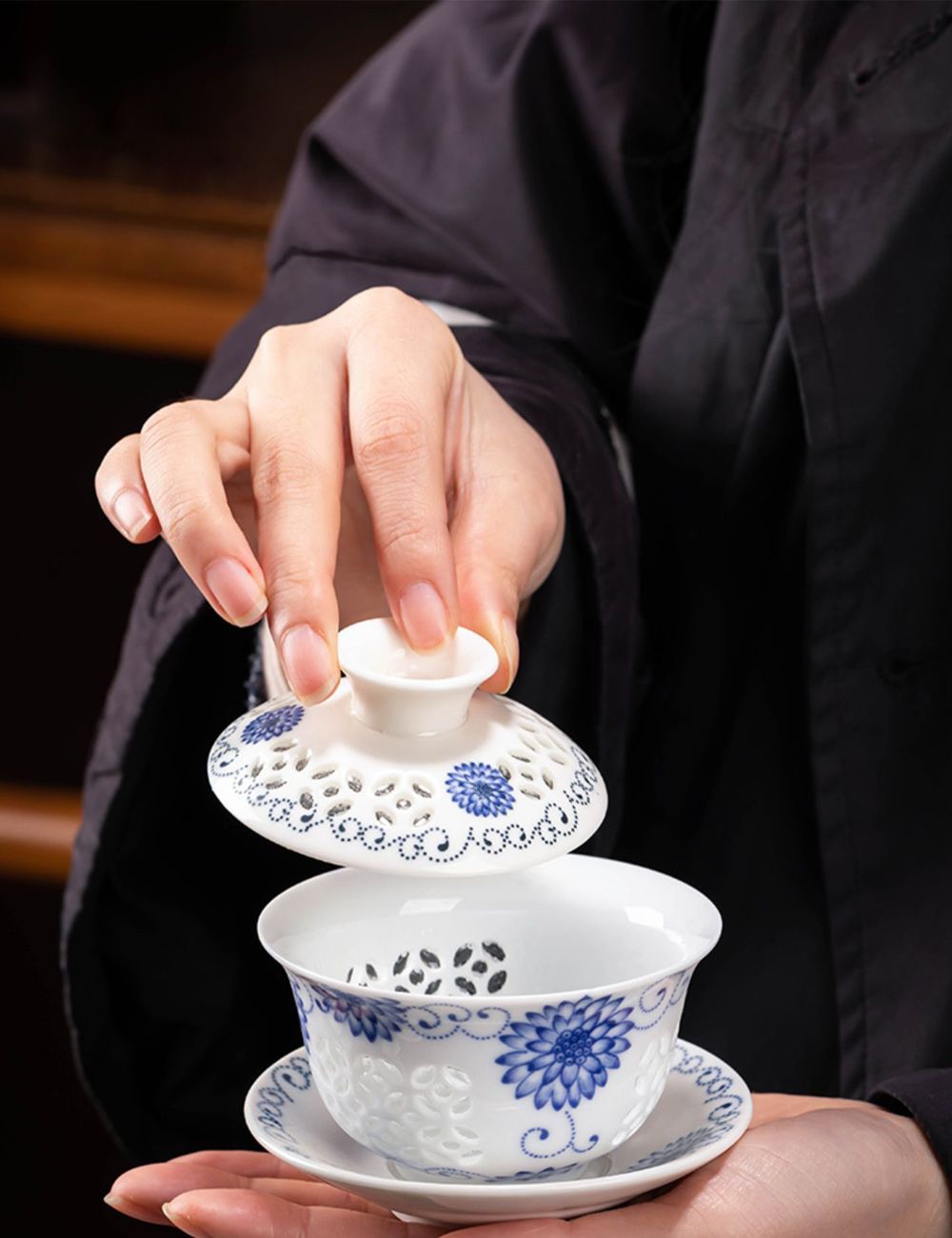 透かし模様で茶の色が見える玲瓏磁器 玲瓏磁 陶磁器 白磁 玲瓏 蓋碗 9