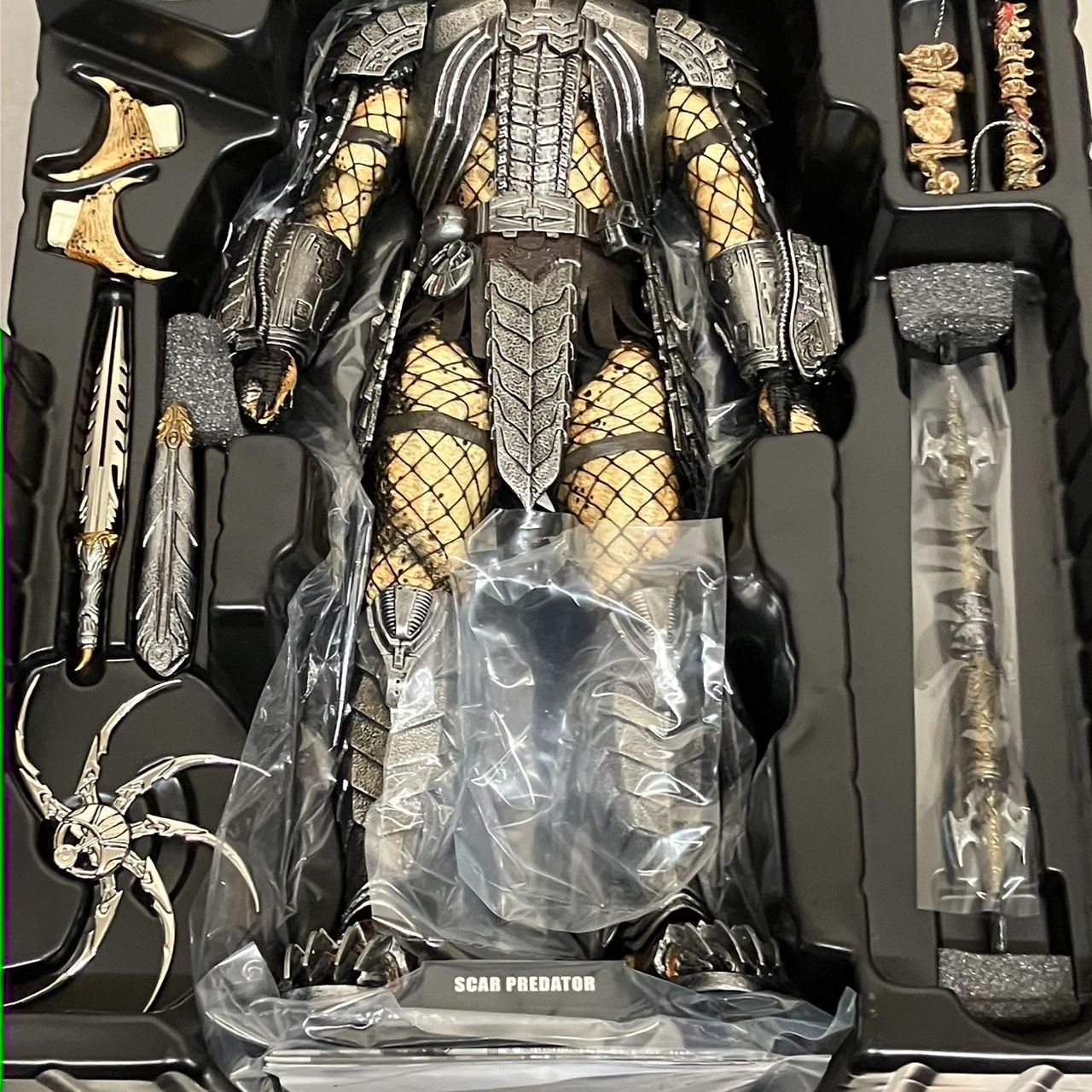 AVP ホットトイズ スカー プレデター 2-0 Ver. 1/6 スケール