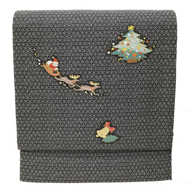 名古屋帯 リサイクル 九寸 正絹 黒地 ブラック メリークリスマス サンタクロース クリスマスツリー ベル 柊 雪の結晶 金銀糸 かわいい お洒落 お太鼓柄 カジュアル 冬 仕立て上がり みやがわ sb54600