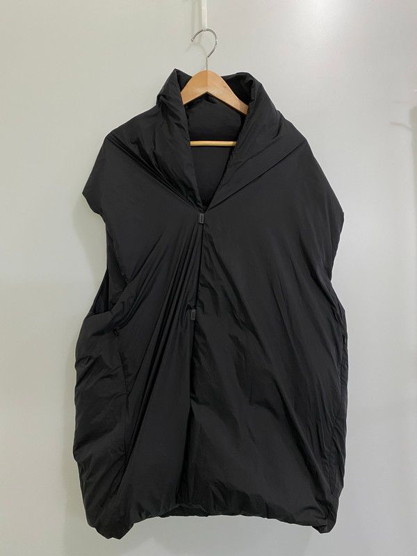 極美品COACHコーチダウンベスト黒×迷彩 楽天市場】ダウンベスト