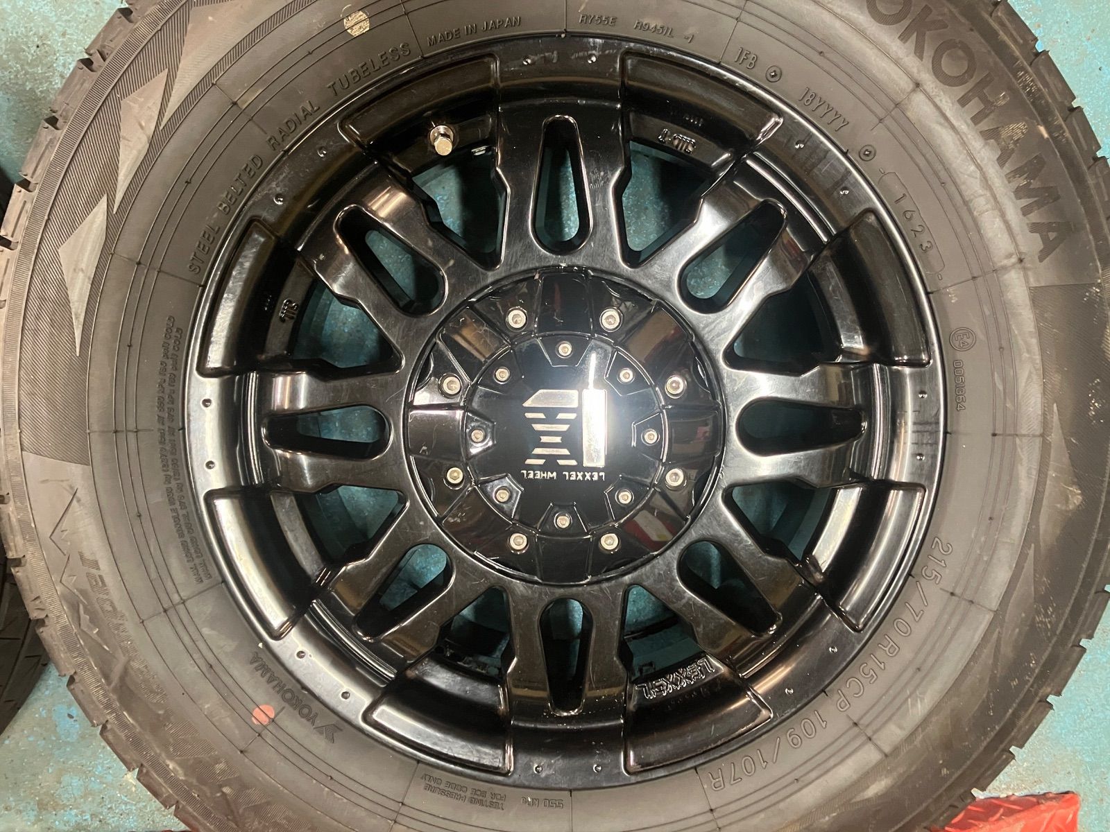 レクセル バレーノ 15インチ 6.5j +30 PCD139.7 ブルーアース 