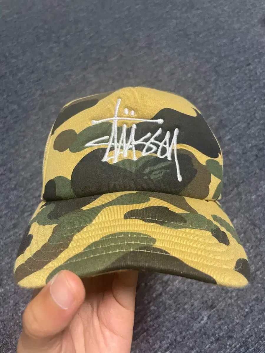 A BATHING APE(アベイシングエイプ) STUSSY(ステューシー