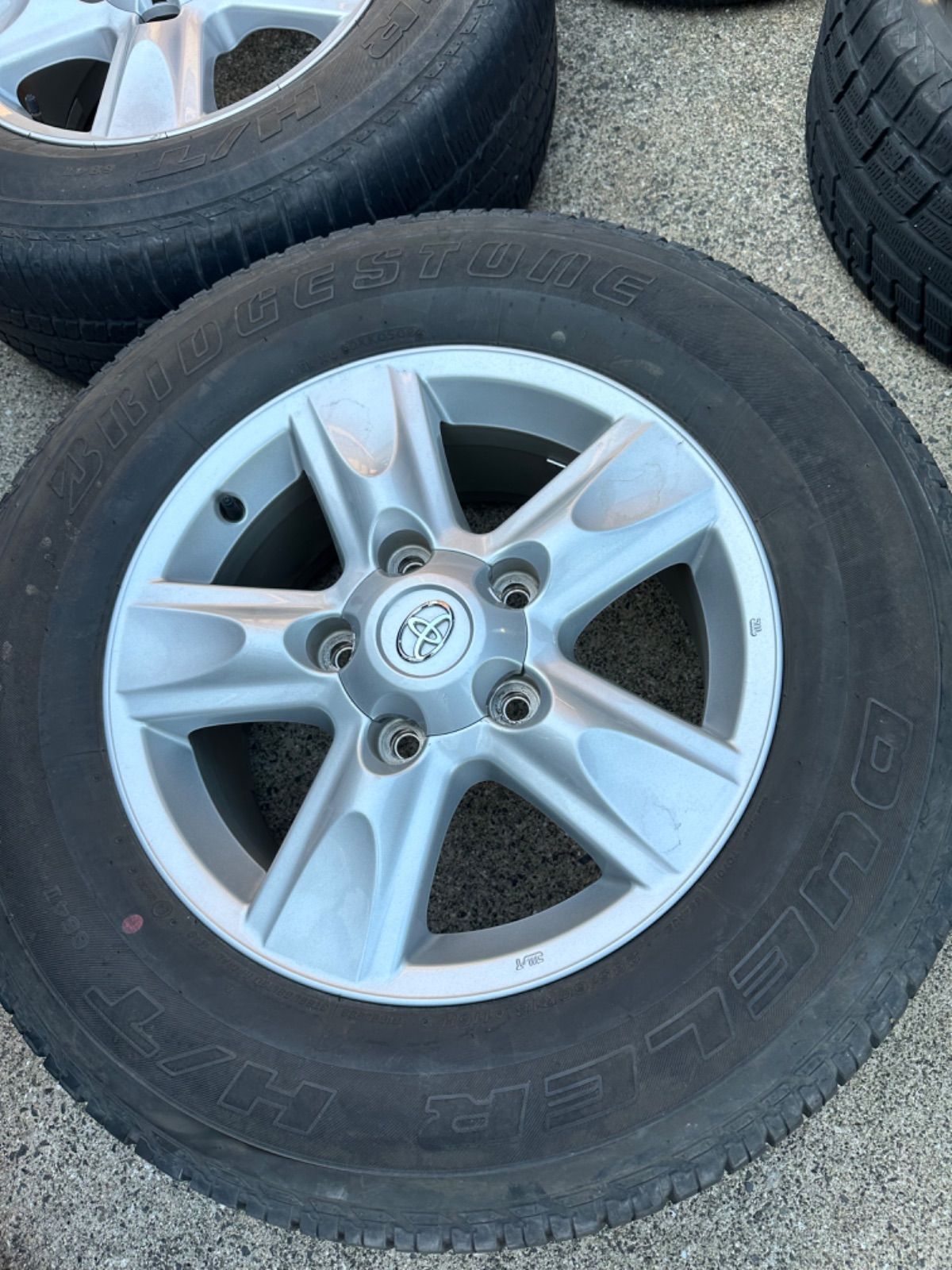 ランクル200 純正ホイール タイヤ付きセット トヨタ ランドクルーザー