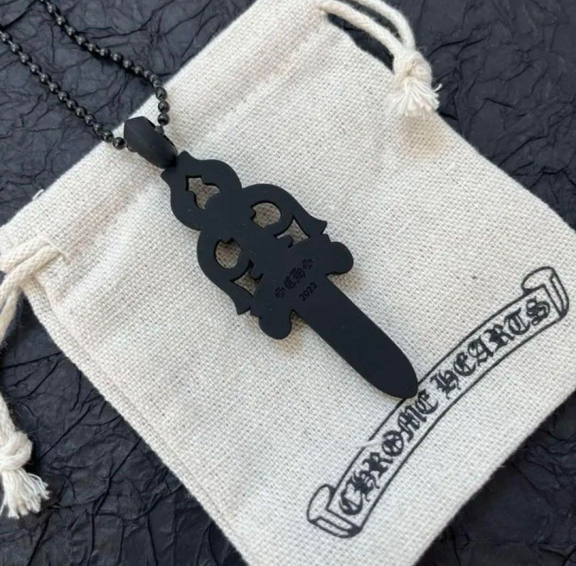 新品 CHROME HEARTS クロムハーツ 20th RUBBER SMALL CH CROSS ラバー シリコン クロス ネックレス ペンダント  トップ 青山店20周年記念ノベルティ ブラック 黒 剣 - メルカリ