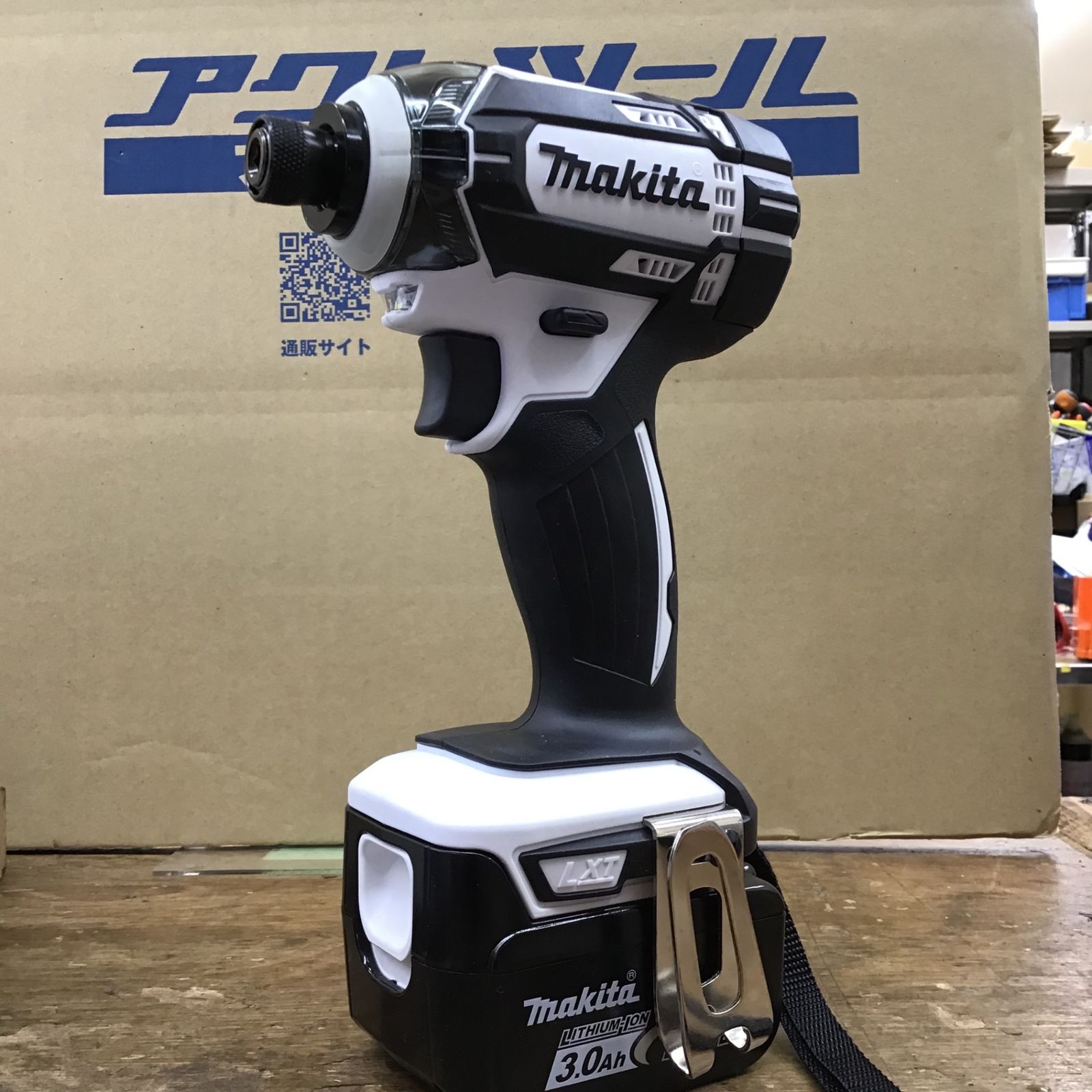 ☆マキタ(makita) コードレスインパクトドライバー TD138DRFXW ☆マキタ(makita) コードレスインパクトドライバー TD138DRFXW