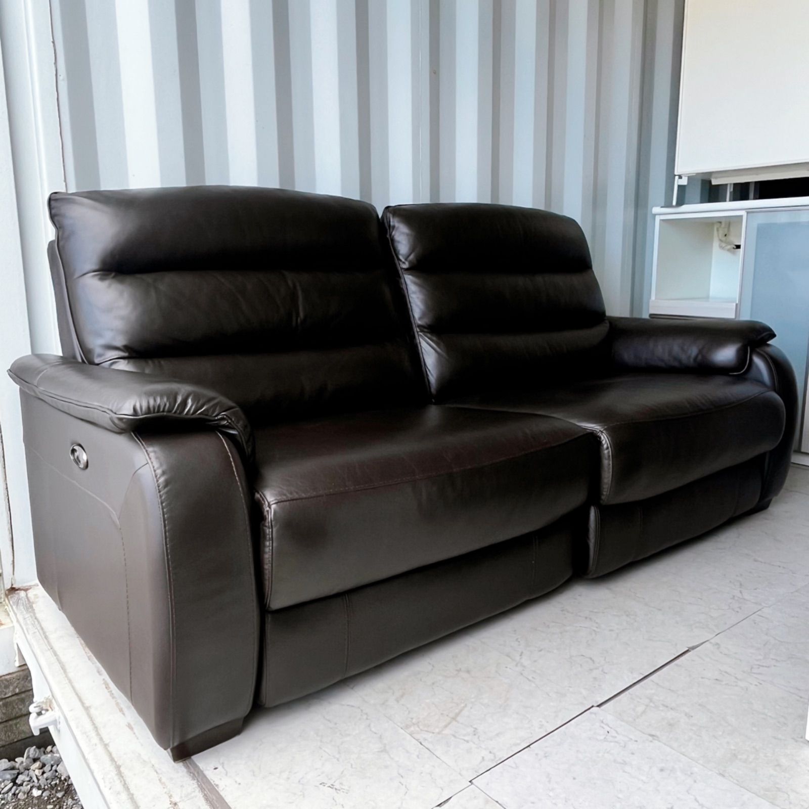 取付無料！ニトリ クローナ 本革ダークブラウン電動リクライニングソファ✨ 取付無料！ニトリ クローナ 本革ダークブラウン電動リクライニング