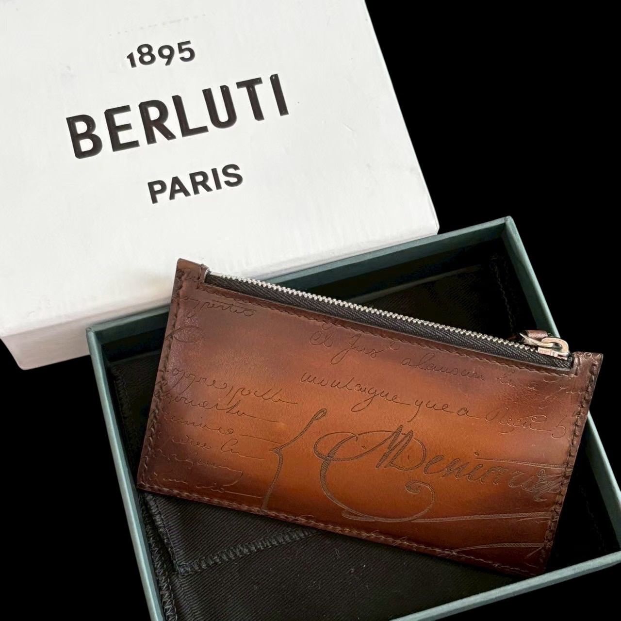 Berluti ベルルッティ カードホルダー 茶 カリグラフィ コアマキシ レザー カード入れ キーホルダー メンズ
