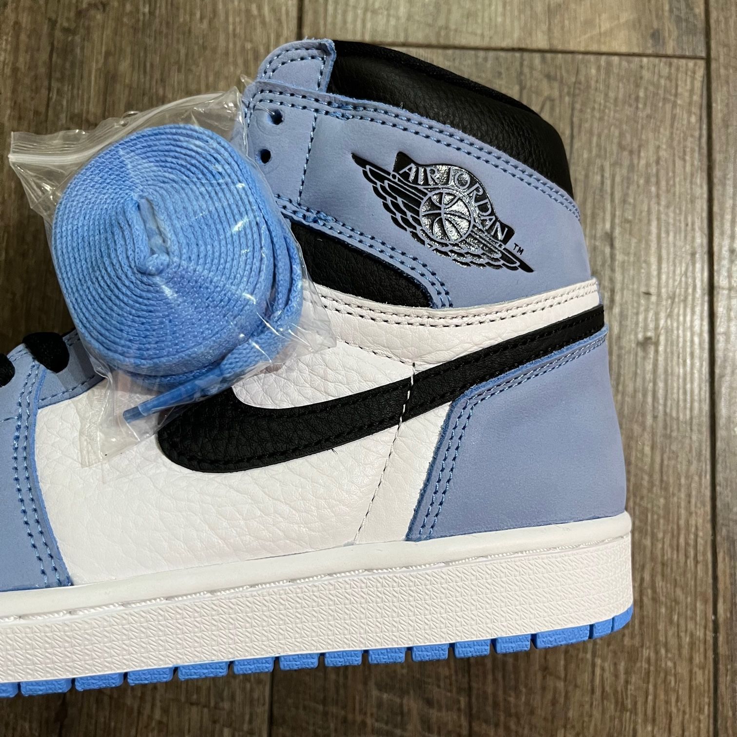 新品未使用 Nike Air Jordan 1 High OG University Blue UNC 555088 