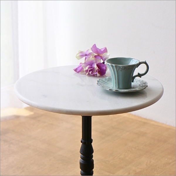 カフェテーブル 大理石 丸 1本脚 高さ60cm コンパクト コーヒーテーブル 丸テーブル 白 ホワイト アイアン クラシックな大理石テーブル WH MARWIL-DEMENAGEMENTS_CH