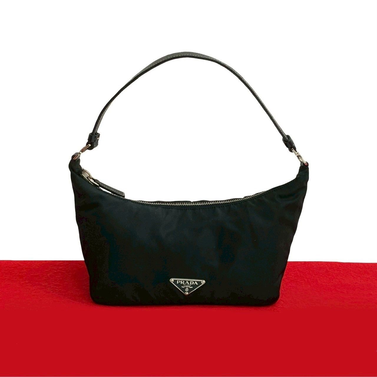 極美品　プラダ　ミニボストン　ハンドバッグ　テスートナイロン　三角ロゴ　黒 PRADA - 極 美品 PRADA プラダ 三角ロゴ プレート 金具 レザー