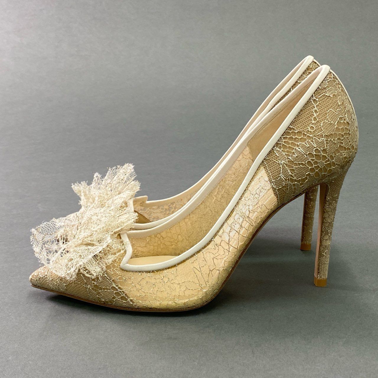 3c18 《美品》 JIMMY CHOO ジミーチュウ レースモチーフ付き 