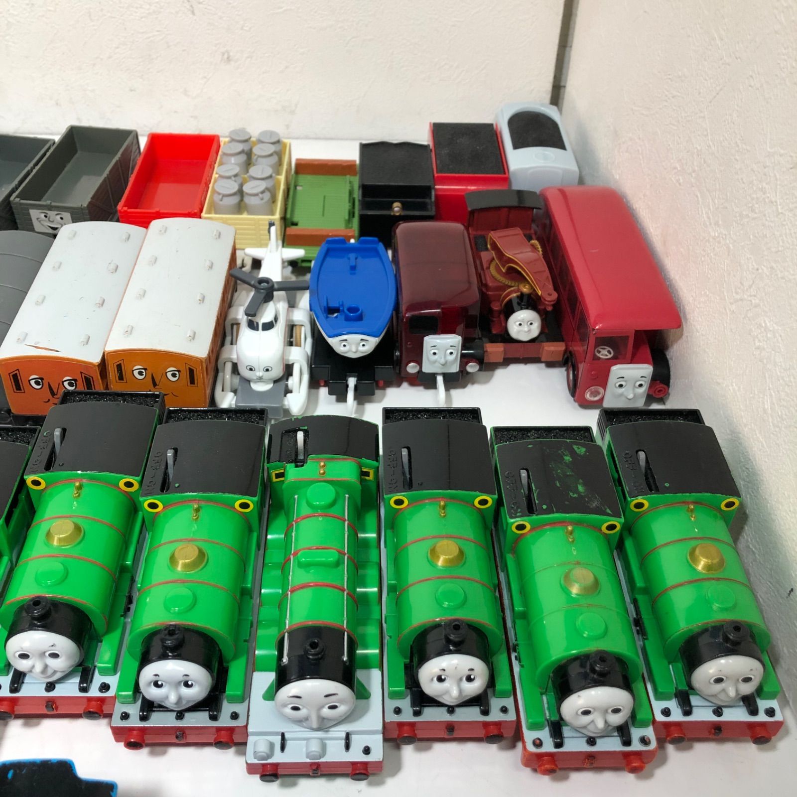 大流行中！ TOMY 91台 プラレール 機関車トーマス 列車、貨車 まとめ ...