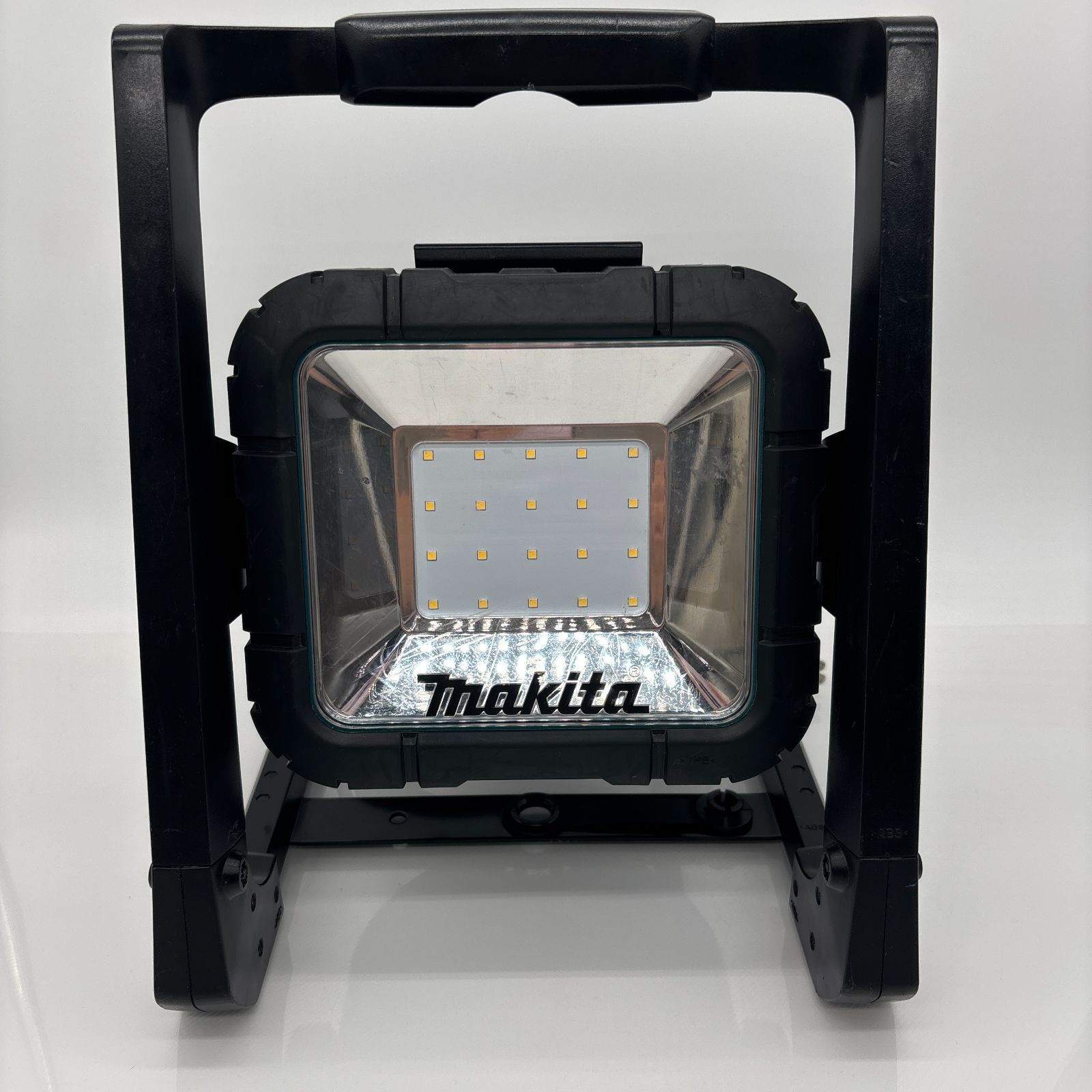 マキタ Makita 充電式LEDスタンドライト 本体のみ 14.4V|18V ML805