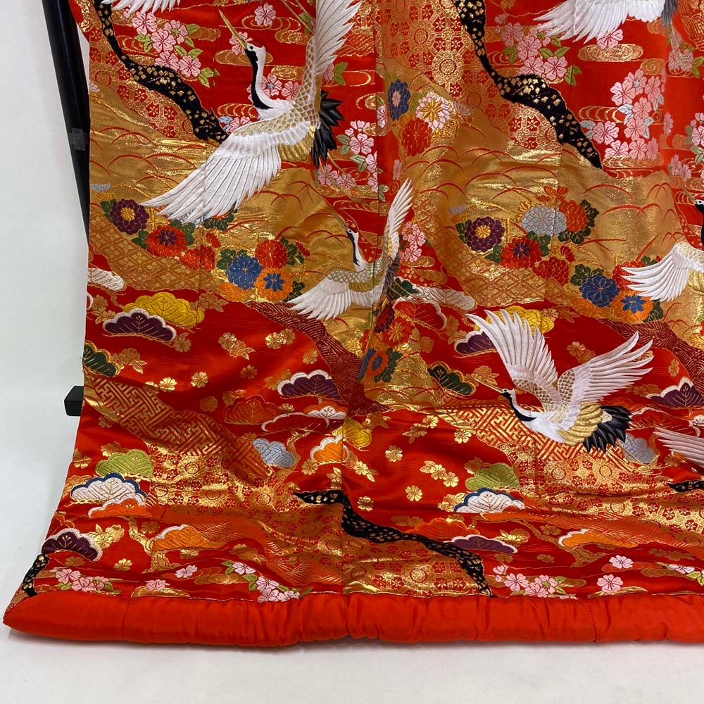色打掛 正絹 鶴 刺繍 金 赤 打掛 Mサイズ 裄65.5 花嫁衣裳 婚礼  