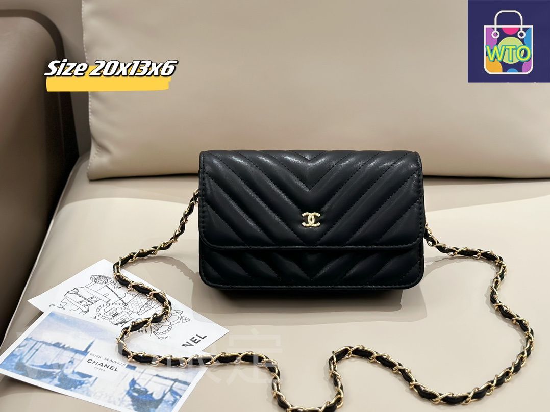 美品✨️クレージュ ハンドバッグ エナメル パテント ターンロック フォーマル 美品✨️クレージュ ハンドバッグ エナメル パテント ターン