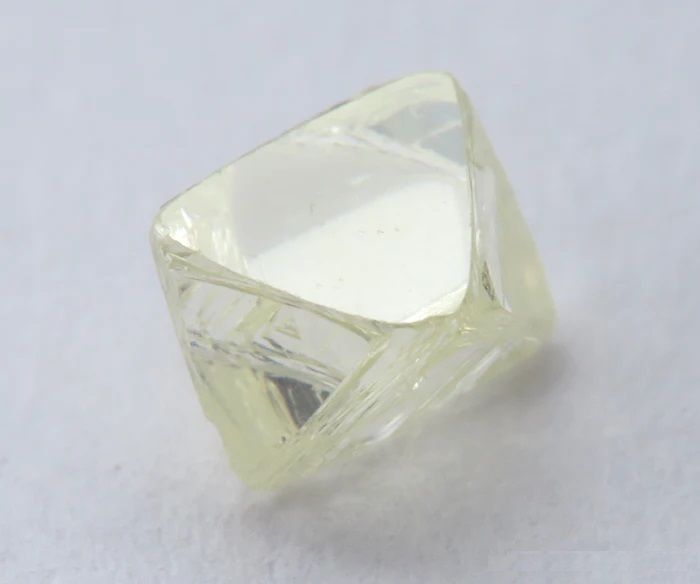 天然 ダイヤモンド ソーヤブル結晶 正八面体 トライゴン 0.544ct I