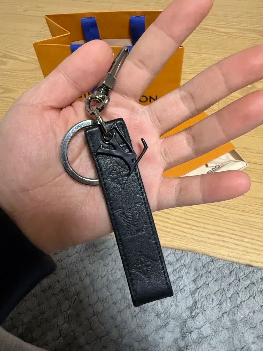 影 モノグラム