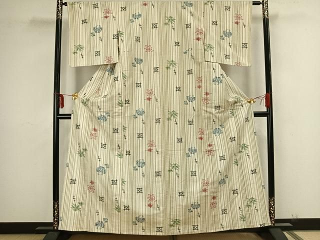 平和屋着物●本場大島紬　亀甲草花文　正絹　逸品　未使用　CAAT7069vf 平和屋着物○本場大島紬 亀甲草花文 正絹 逸品 未使用 CAAT7069vf