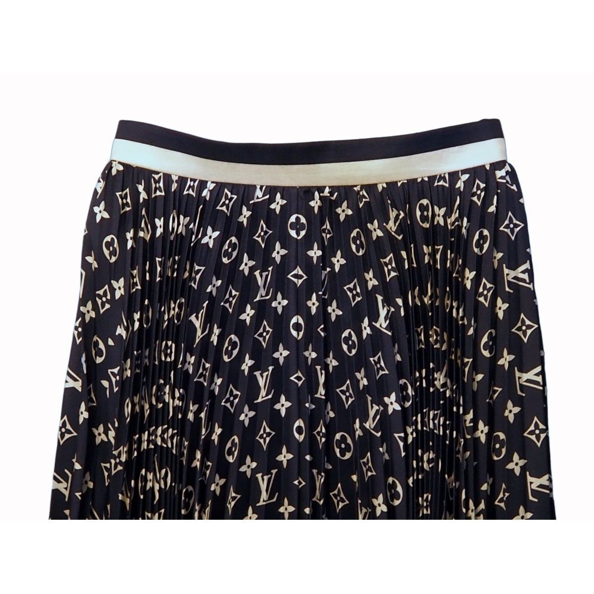 中古】LOUIS VUITTON ルイ ヴィトン モノグラム プリーツ 中古】LOUIS VUITTON ルイ ヴィトン モノグラム プリーツ