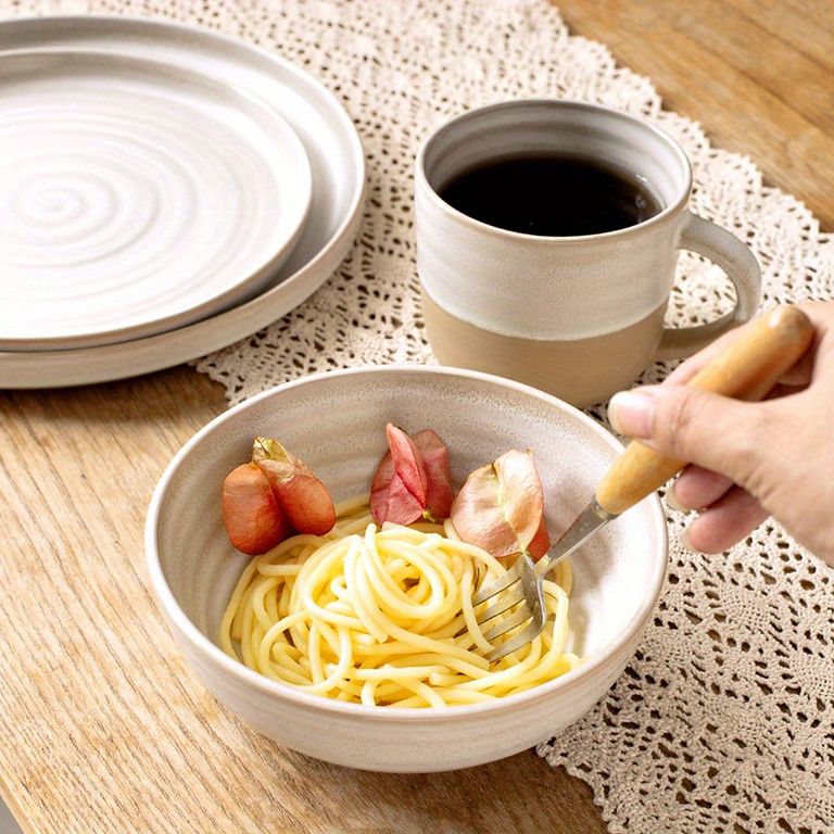 4人用 美しさと実用性を兼ね備えた16点セラミック食器セット
