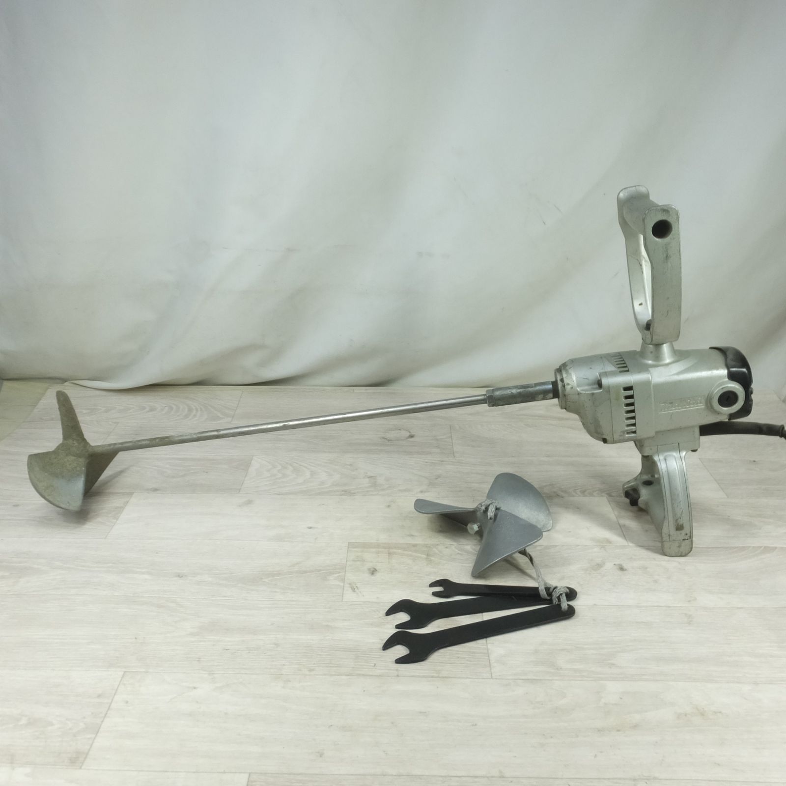 [送料無料] makita マキタ カクハン機 UT2400 電動工具 ミキサー かくはん機 撹拌機 100V