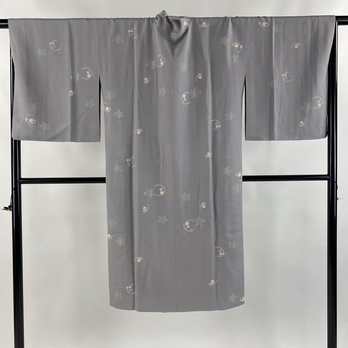 道行 身丈118cm 裄丈69cm L 和装コート 被布衿 雪輪 桜 灰色 正絹 名品