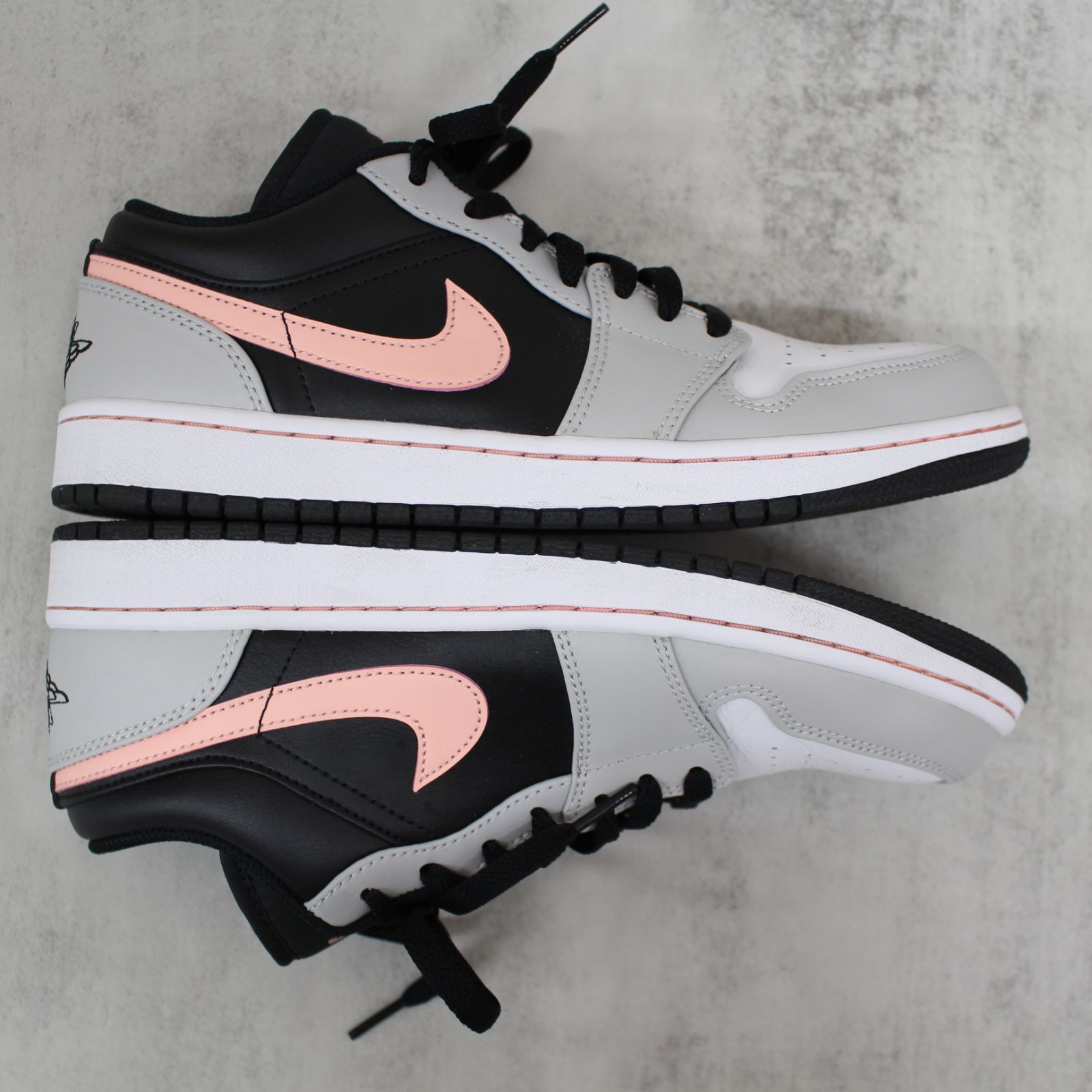 S018)【美品】NIKE AIR JORDAN 1 LOW スニーカー 553558-062 26cm