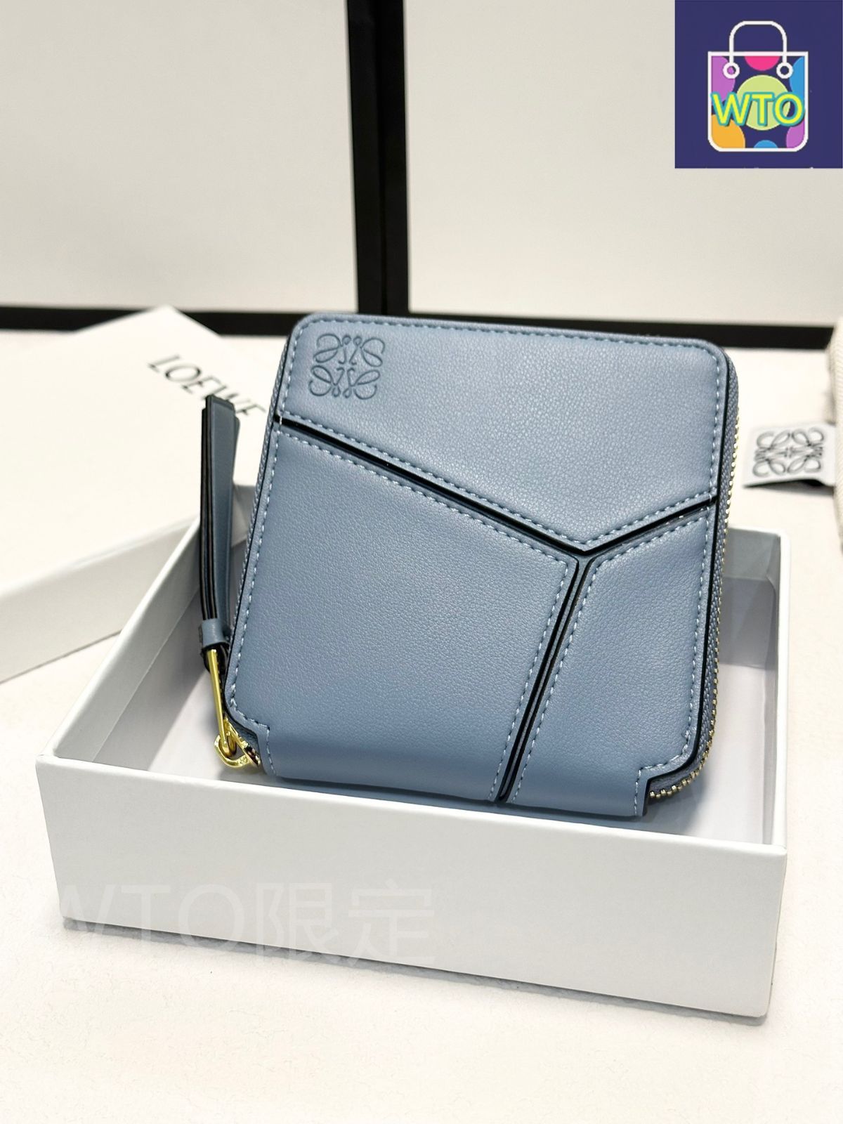 Loewe レザーウォレット　ブラック　高品質で実用的なデザイン！新品未使用品 LOEWE 財布 二つ折り KNOT コンパクト ジップウォレット