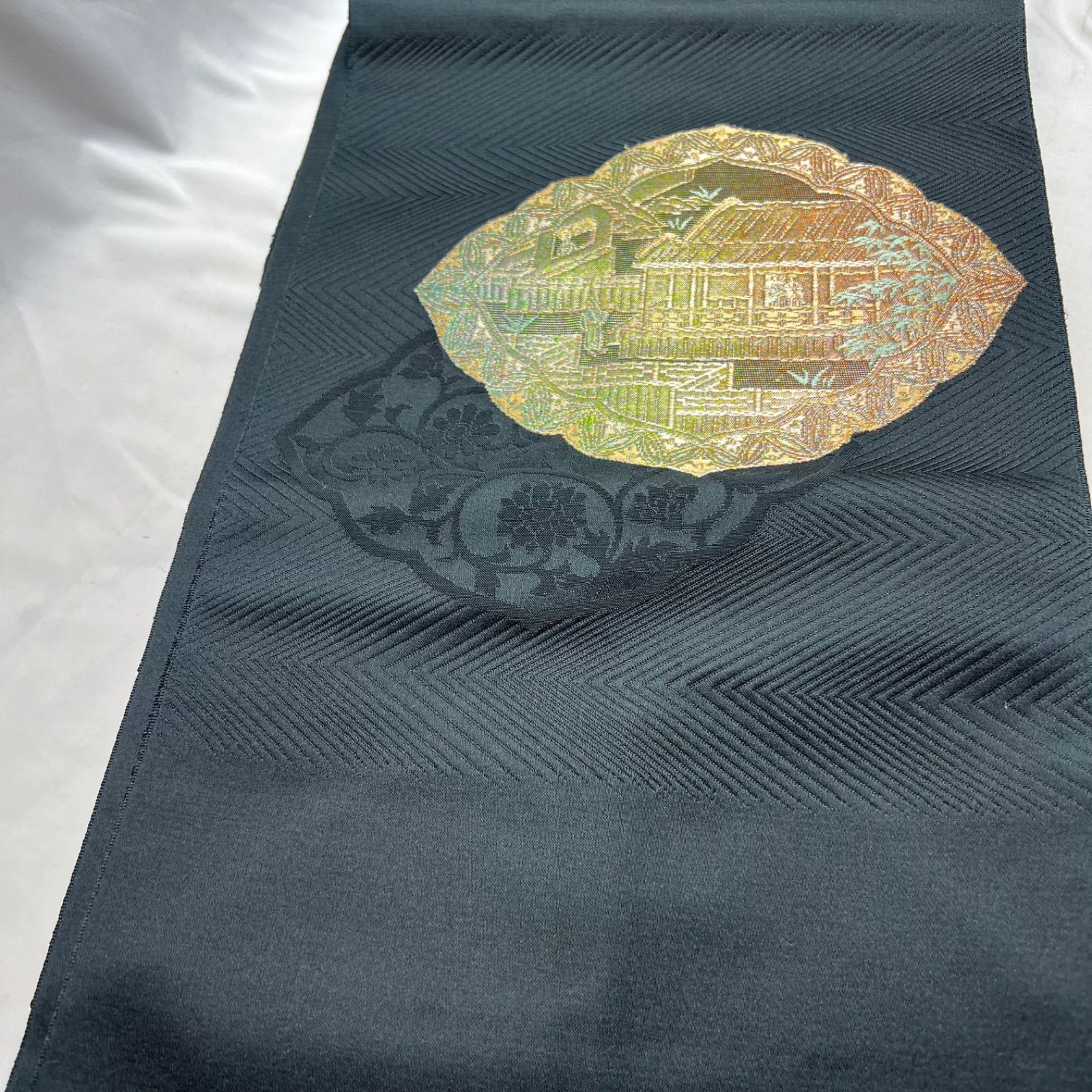 特価】逸品 美品 正絹 螺鈿入り金彩金唐革 名古屋帯 帯 金糸 銀糸 黒地  